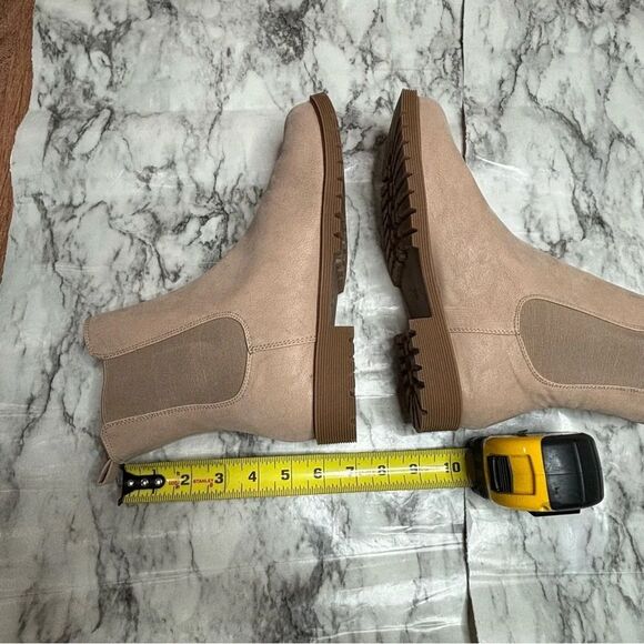LOFT Chelsea Ankle Boots Tan Beige Size 8.5 neutral minimalist casual - Picture 6 of 7